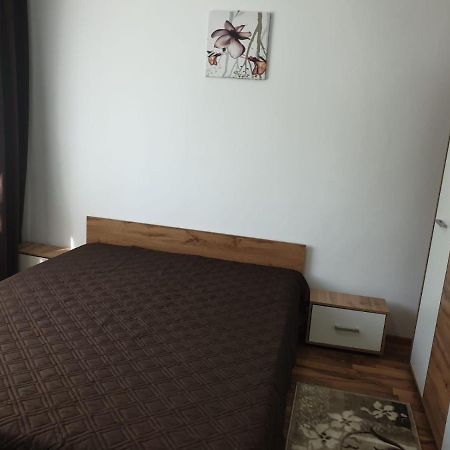 Cazare Apartament Cu 2 Camere Нехою Екстериор снимка