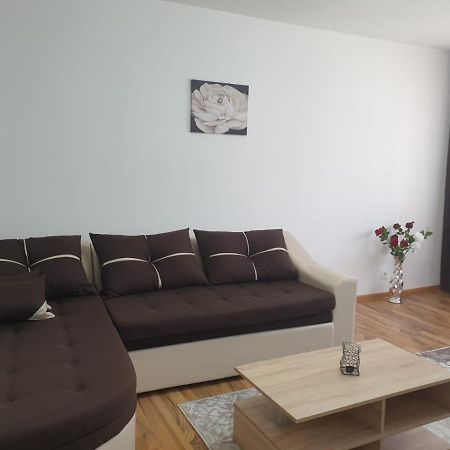 Cazare Apartament Cu 2 Camere Нехою Екстериор снимка