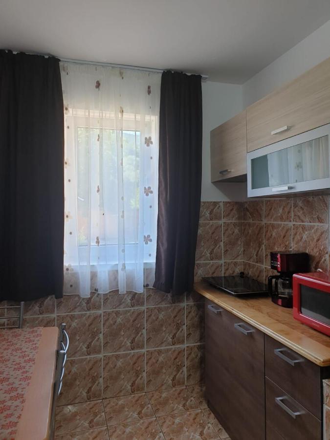 Cazare Apartament Cu 2 Camere Нехою Екстериор снимка
