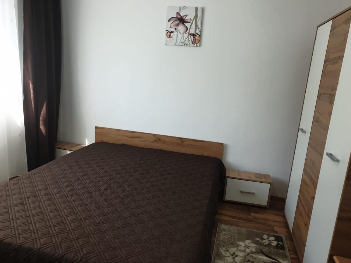 Cazare Apartament Cu 2 Camere Нехою Екстериор снимка