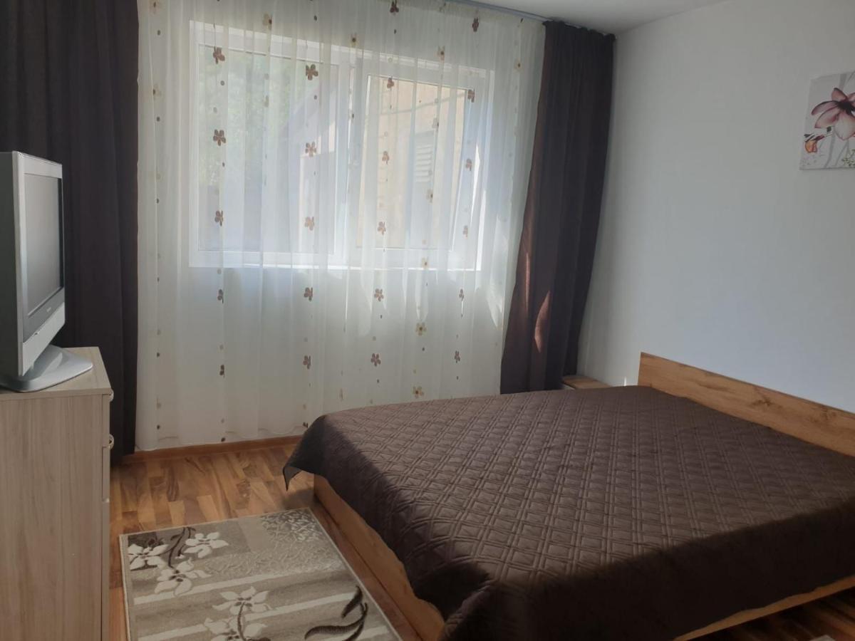 Cazare Apartament Cu 2 Camere Нехою Екстериор снимка