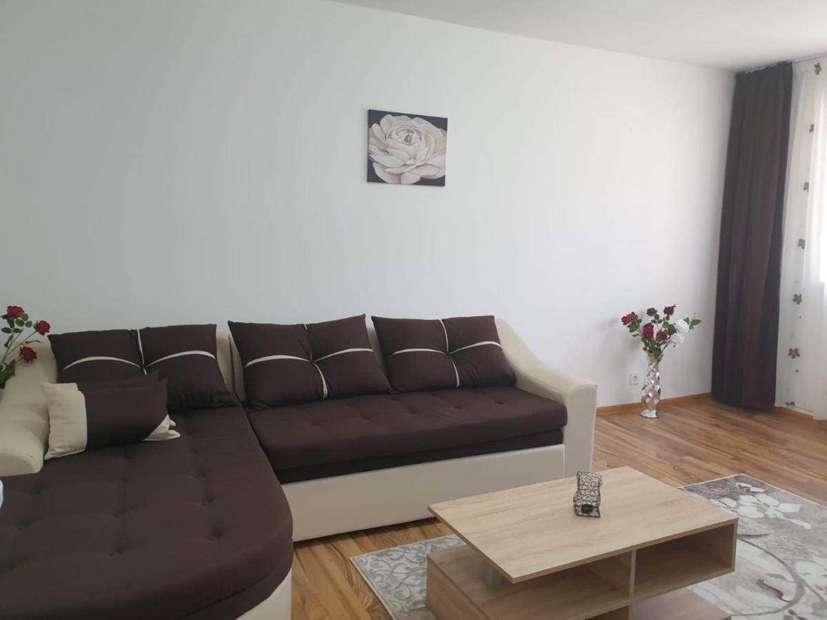 Cazare Apartament Cu 2 Camere Нехою Екстериор снимка